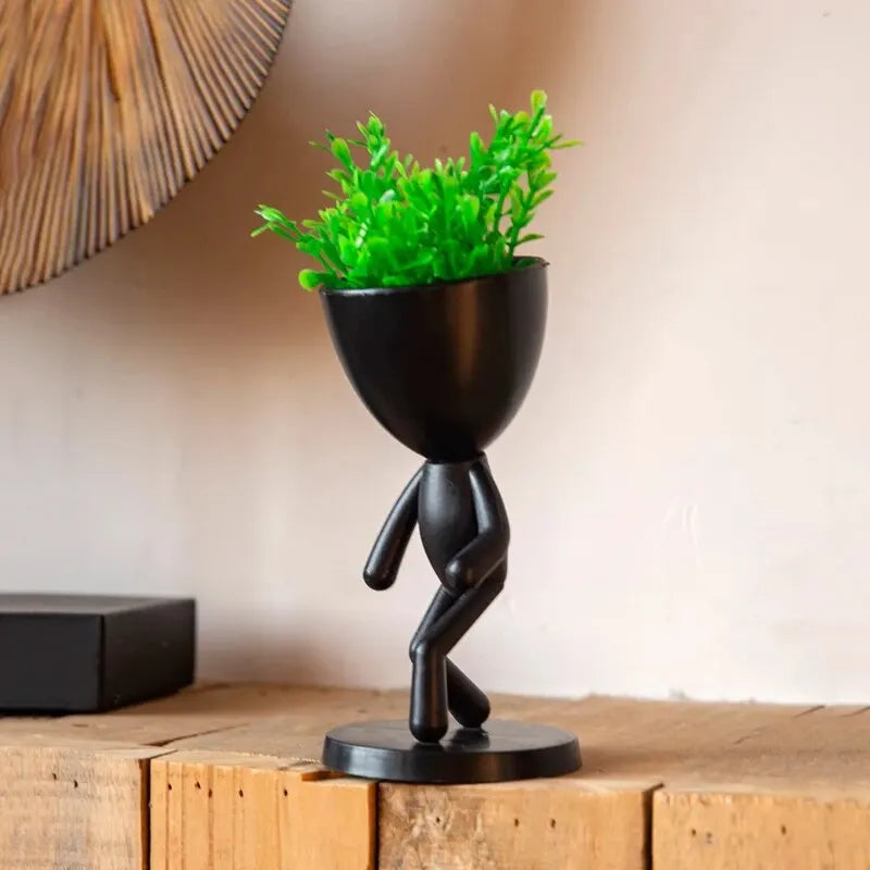 TOUPET| Forme De Personnage Avec Décoration Végétale