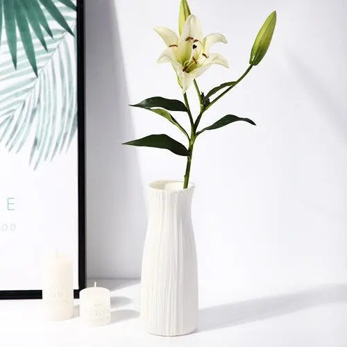 FIVVES| Small plastic Vase 