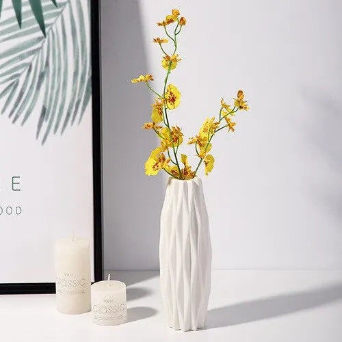FIVVES| Small plastic Vase 