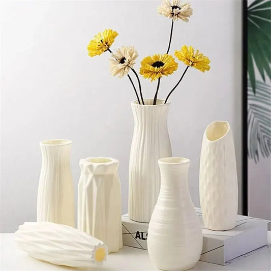 FIVVES| Small plastic Vase 