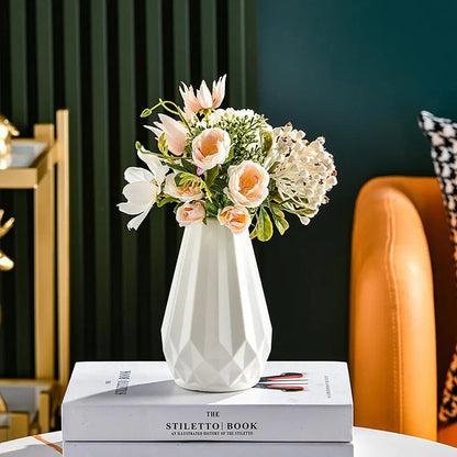 RAGTN| Plastic mini Vase 